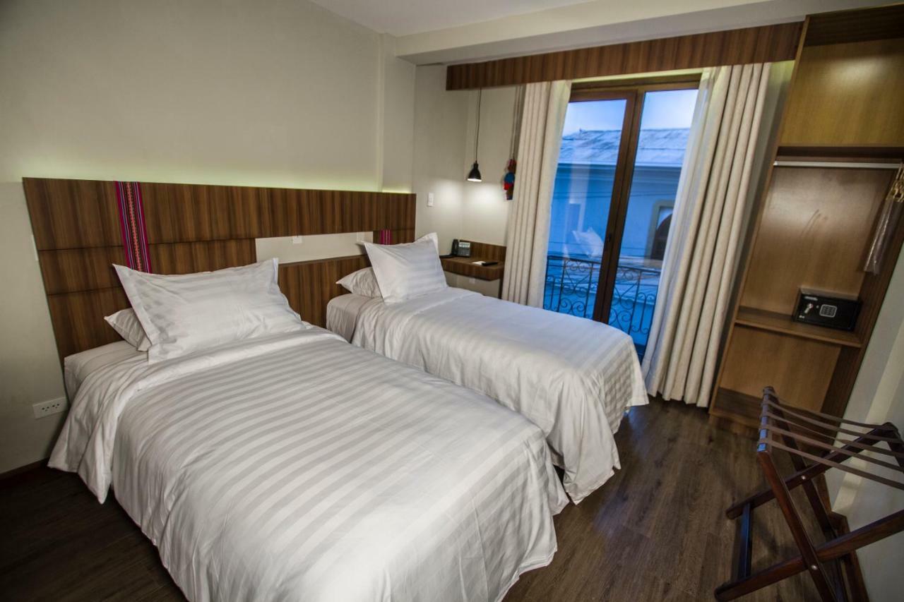 Altus Express Hotel 拉巴斯 外观 照片