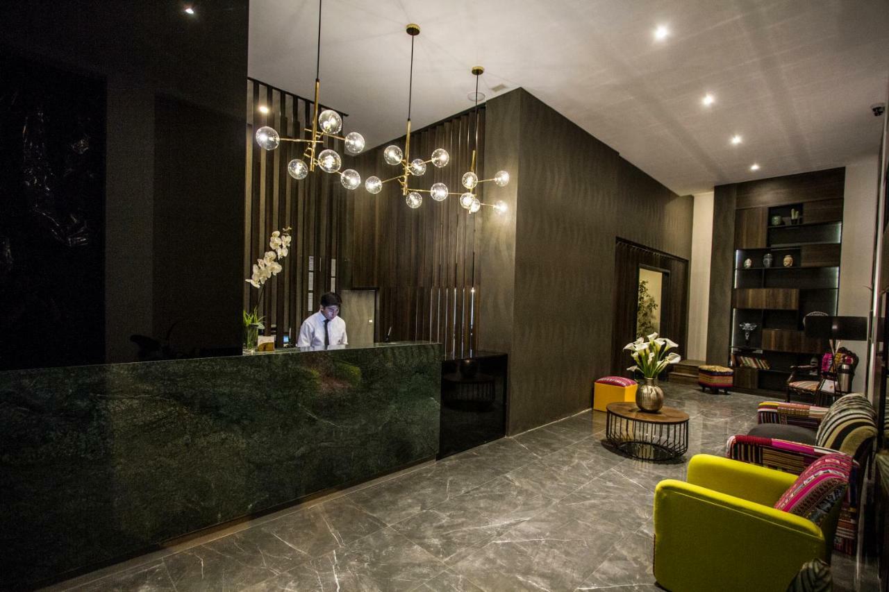 Altus Express Hotel 拉巴斯 外观 照片